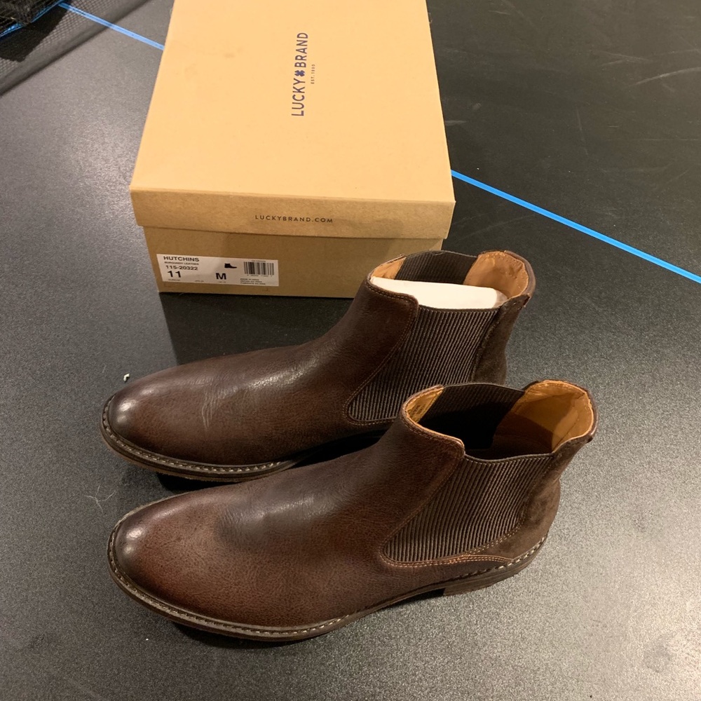NICE lucky brand Chelsea boots! Size 11 Mens
